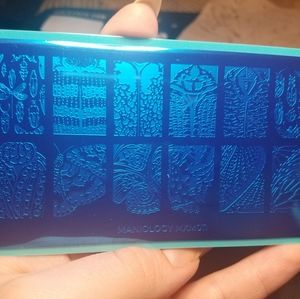 Maniology ManiXMe nail stamping plate mxm011 July 2019 Metamorphosis
